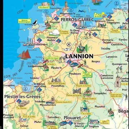 Holiday home Maison Historique - Cote De Granit Rose